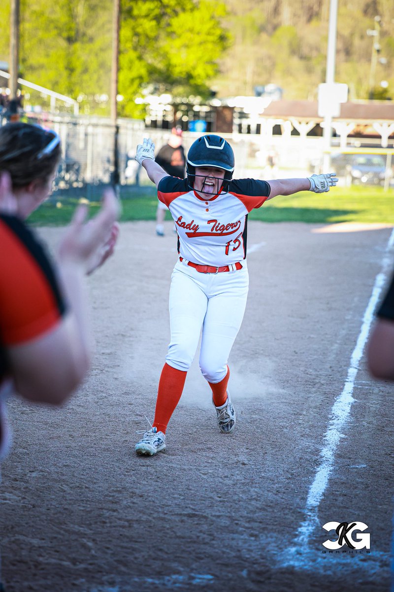 🤷🏼‍♀️💃

What can we say? We like to dance. 

Even during softball season! 

<a href="/brookec2025/">Brooke Christian</a> just might be the griddy master! This was just the first of two homers by our lefty sharpshooter tonight! 

#family