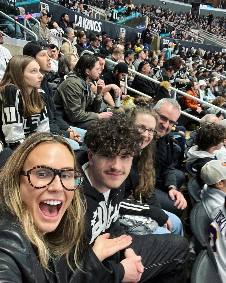 TheLadyGang's tweet photo. This weekend @KeltieKnight used @gametimeapp to take her family to a @lakings game. A quick and easy way to get last minute tickets and great seats!

Use the code LADY at checkout and get $20 off your first order! 🎟️ 

#gametimeapp #lakings #ladygang  #hockey #events #sports https://t.co/OOwCdOt1XQ