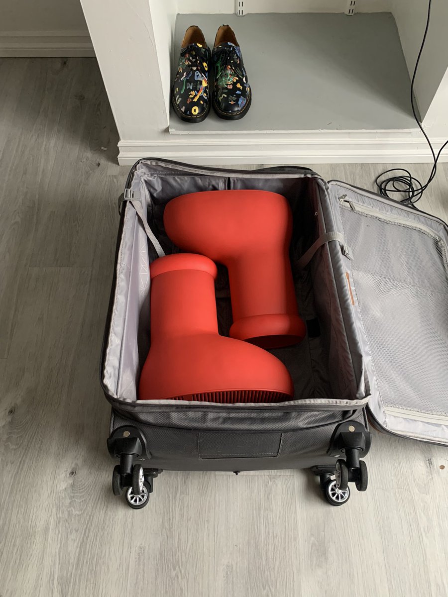 You mfers really ran that shit up 💀

Who am I seeing in NYC? ✈️🔴👞