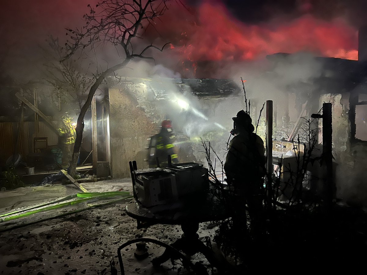vimpa12's tweet photo. Working residential fire on Pittsburg upgraded to a second alarm because of reports of rescue.  Search all clear and fire knocked down. https://t.co/X0veeaMTLs