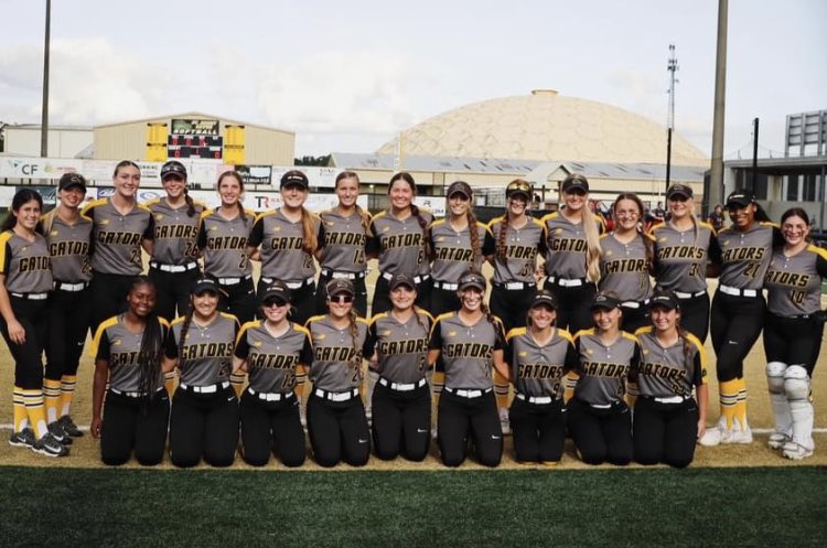 _STAsoftball's tweet image. Finish the season undefeated District Champions! 🐊🖤💛