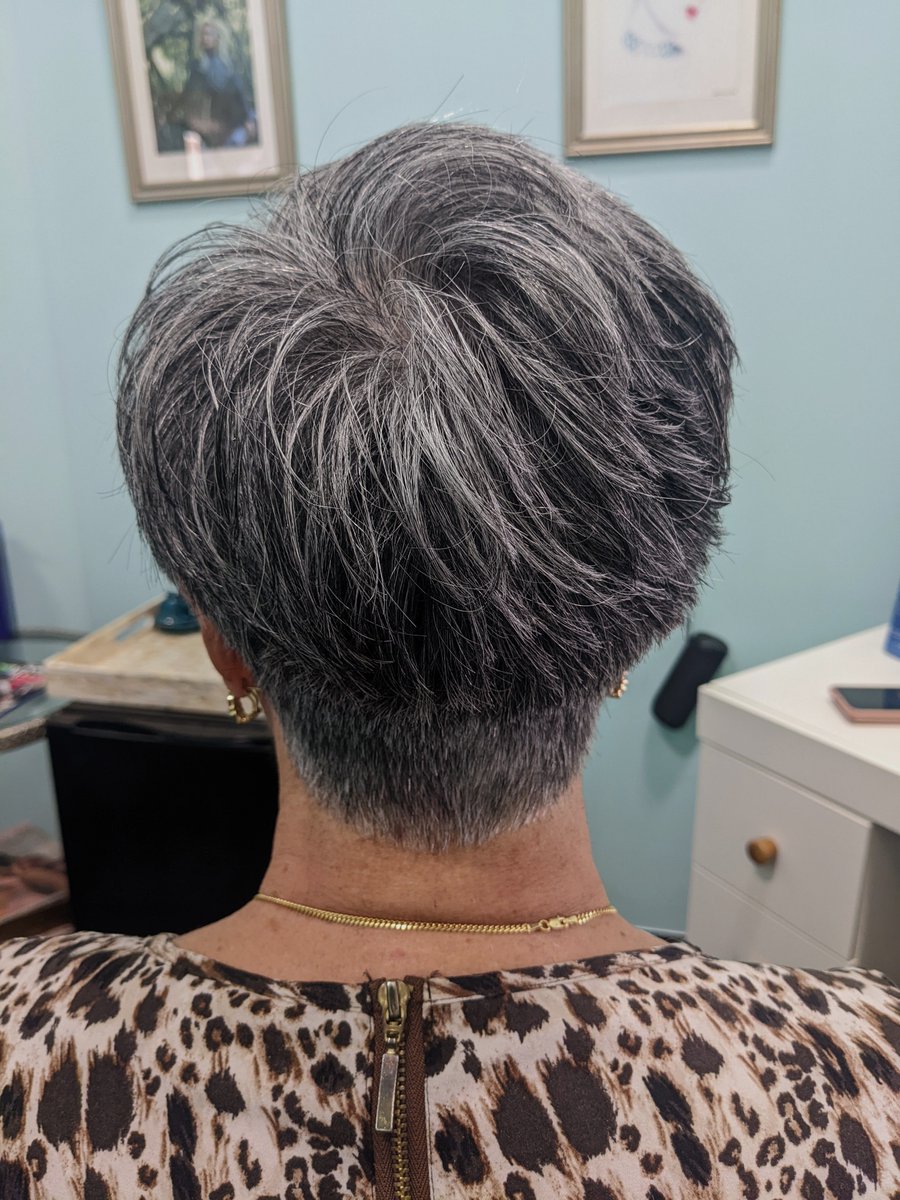 Short hair, big style! Spend less time styling in the morning and more time living your best life. 
-
#PalmBeachHair #HairSalonPalmBeach #PalmBeachHairstylist
#PalmBeachBeauty #HairColorPalmBeach #PalmBeachSpa
#PalmBeachGlam #HairExtensionsPalmBeach
#PalmBeachHaircut #HairG