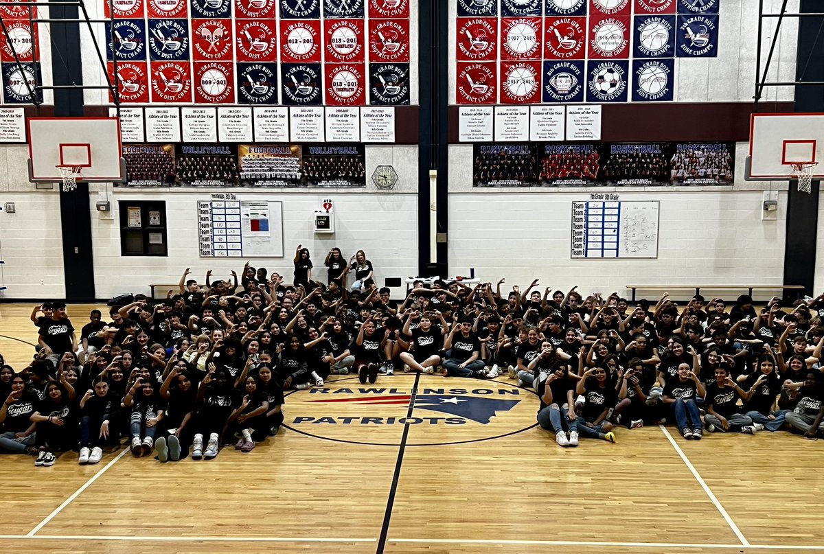 ms_rawlinson's tweet photo. Special thanks to @ClarkAthBooster and @Geistjl for honoring our 7th &amp; 8th grade Future Cougars at todays pep rallies. Also, thank you to Tom Fladd from State Farm for the generous sponsorship on these amazing shirts donated to every one of our athletes! #PatriotPOWER #GoCoogs https://t.co/AwvTI7GIgV