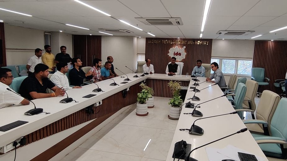 iMadhuVerma's tweet image. 1/2
भूअधिकार पत्र के प्राप्त करने वाले सभी भूस्वामी 50% भूमि के अधिकारी होंगे। प्राधिकारी द्वारा सभी टीपीएस योजनाओं में भूअधिकार पत्र वितरित करने का यह कार्य उत्तरोत्तर प्रगति पर है।

#ShivrajSinghChouhan
#indoredevelopmentauthority
#indore