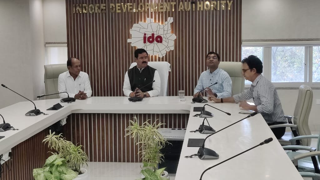 iMadhuVerma's tweet image. 1/2
भूअधिकार पत्र के प्राप्त करने वाले सभी भूस्वामी 50% भूमि के अधिकारी होंगे। प्राधिकारी द्वारा सभी टीपीएस योजनाओं में भूअधिकार पत्र वितरित करने का यह कार्य उत्तरोत्तर प्रगति पर है।

#ShivrajSinghChouhan
#indoredevelopmentauthority
#indore