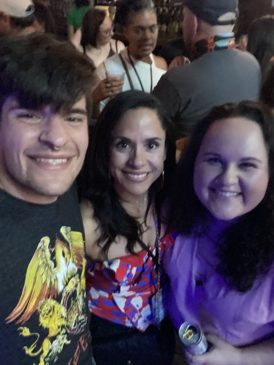 Macaroni0711's tweet photo. Survivor taking over the ‘Burgh! Thank yinz for coming @BriceAndWen https://t.co/34Uln9ijEV