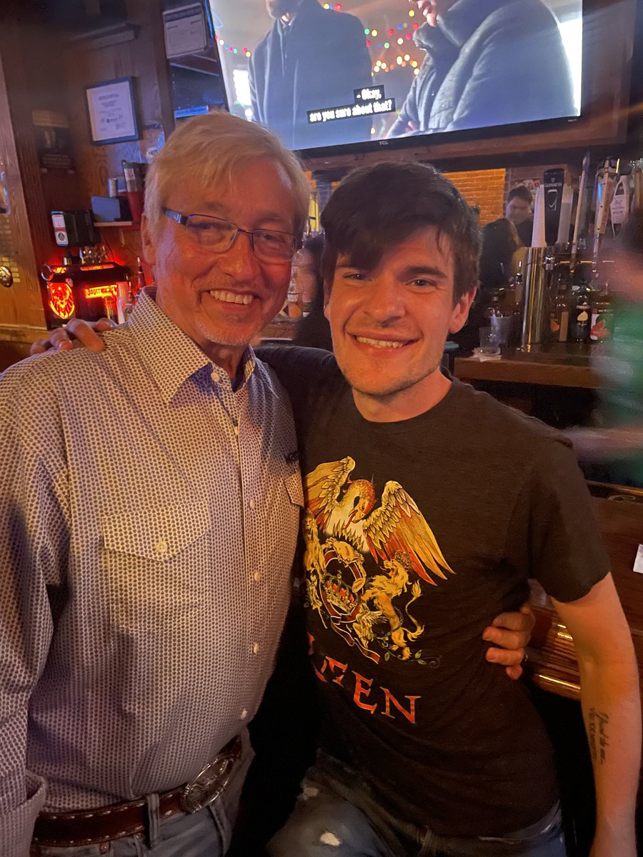 Macaroni0711's tweet photo. Survivor taking over the ‘Burgh! Thank yinz for coming @BriceAndWen https://t.co/34Uln9ijEV