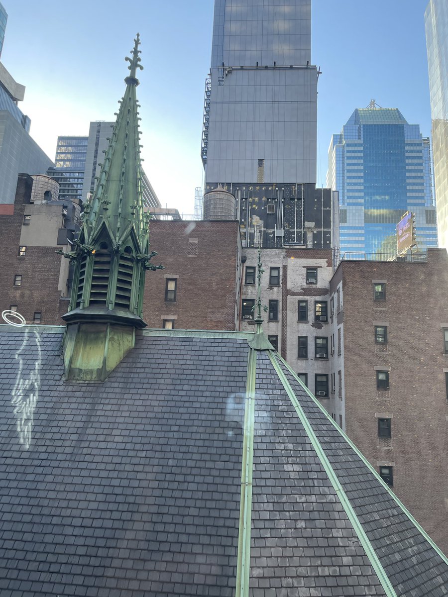 startsauce's tweet photo. Let’s meet up this week at NFT NYC and you will be entered into an airdrop contest. @startsauce #NFTNYC #NFTNYC2023 #Web3 #startsauce #TimesSquare #WomenInNFTs #KindnessMatters #NFTCommmunity https://t.co/WpVEuN5wne