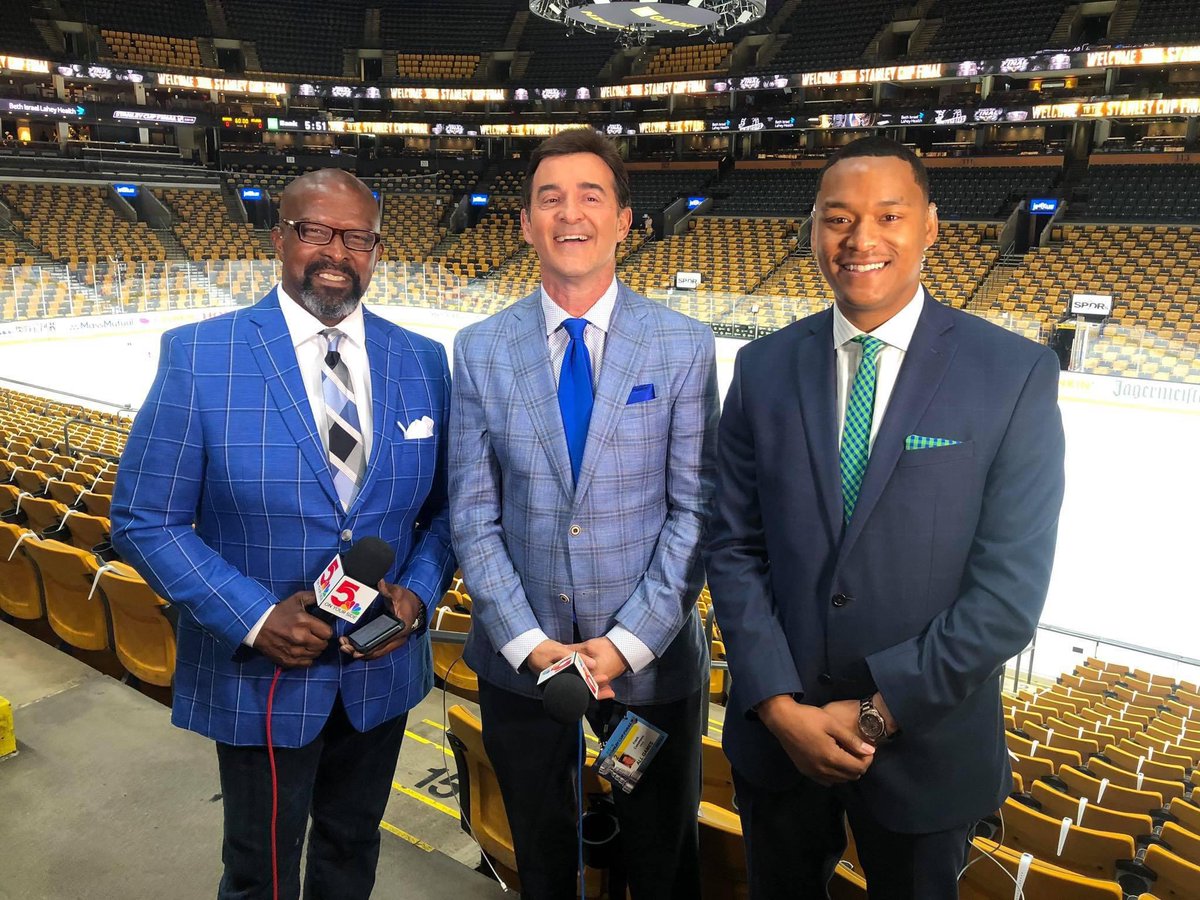 jeaniesmithstl's tweet photo. Today @Frank_Cusumano celebrated 30 years @ksdknews. I don’t know anybody more knowledgeable, connected or dedicated to #stl sports coverage 🎥🏈⛳️🏀⛸️⚽️🥅🏒 Congratulations! https://t.co/xPU8whiu9q