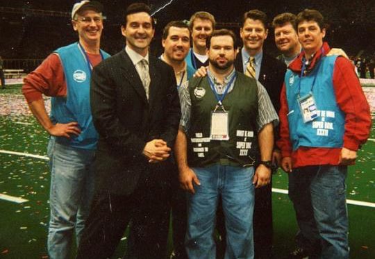 jeaniesmithstl's tweet photo. Today @Frank_Cusumano celebrated 30 years @ksdknews. I don’t know anybody more knowledgeable, connected or dedicated to #stl sports coverage 🎥🏈⛳️🏀⛸️⚽️🥅🏒 Congratulations! https://t.co/xPU8whiu9q