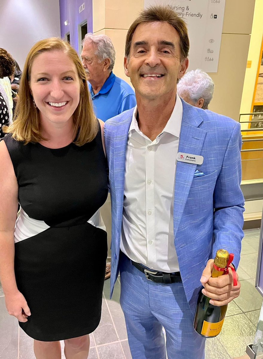 jeaniesmithstl's tweet photo. Today @Frank_Cusumano celebrated 30 years @ksdknews. I don’t know anybody more knowledgeable, connected or dedicated to #stl sports coverage 🎥🏈⛳️🏀⛸️⚽️🥅🏒 Congratulations! https://t.co/xPU8whiu9q