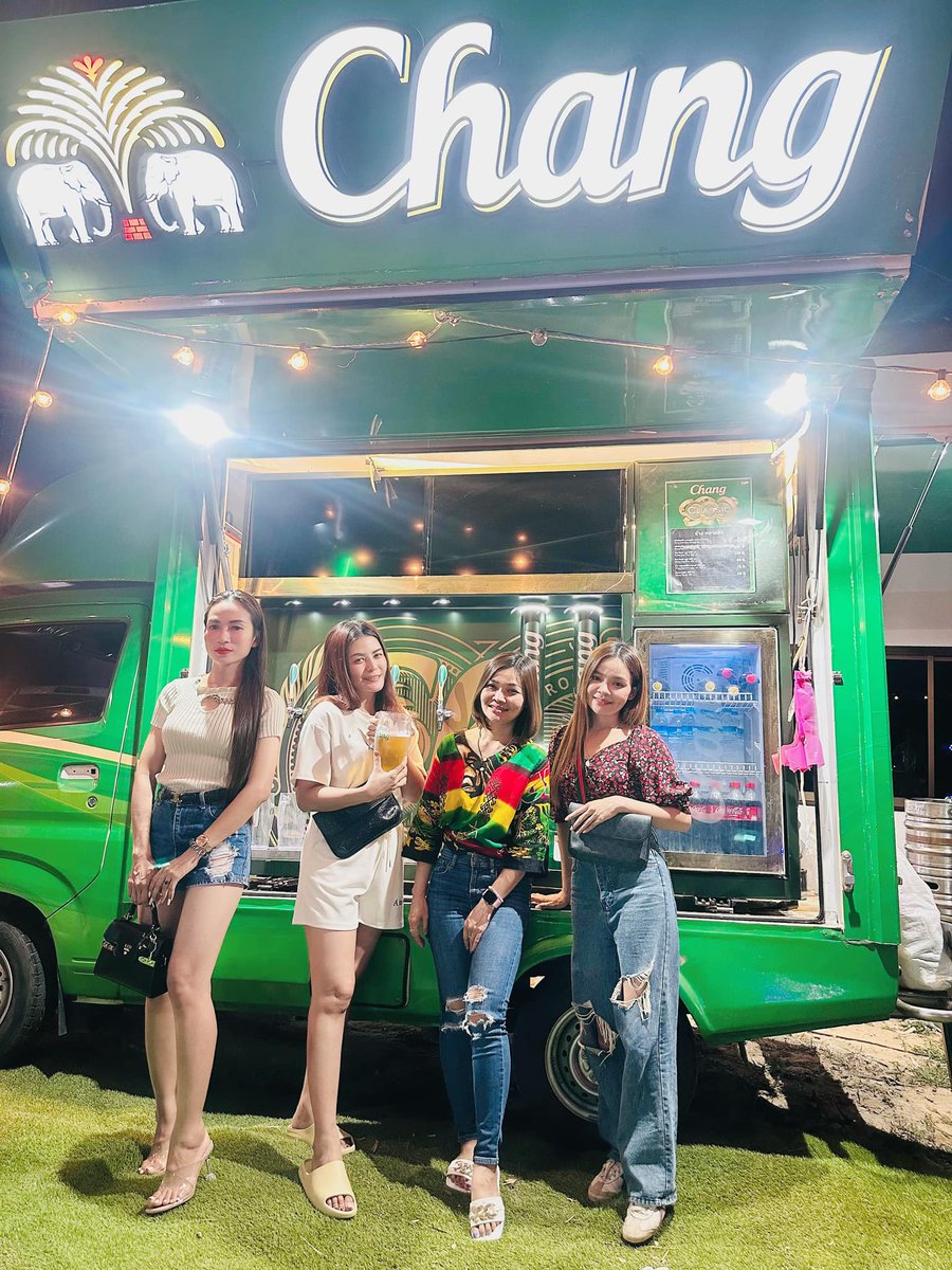 racariya472's tweet photo. สาดน้ำใส่คนในรถไม่เปียกฉันใด 📷
สาดความรักให้คนไม่มีใจเขาก็ไม่รู้สึกฉันนั้น
.
.
#สวัสดีวันสงกรานต์📷📷📷📷📷📷 https://t.co/lkDNXZ9HZN