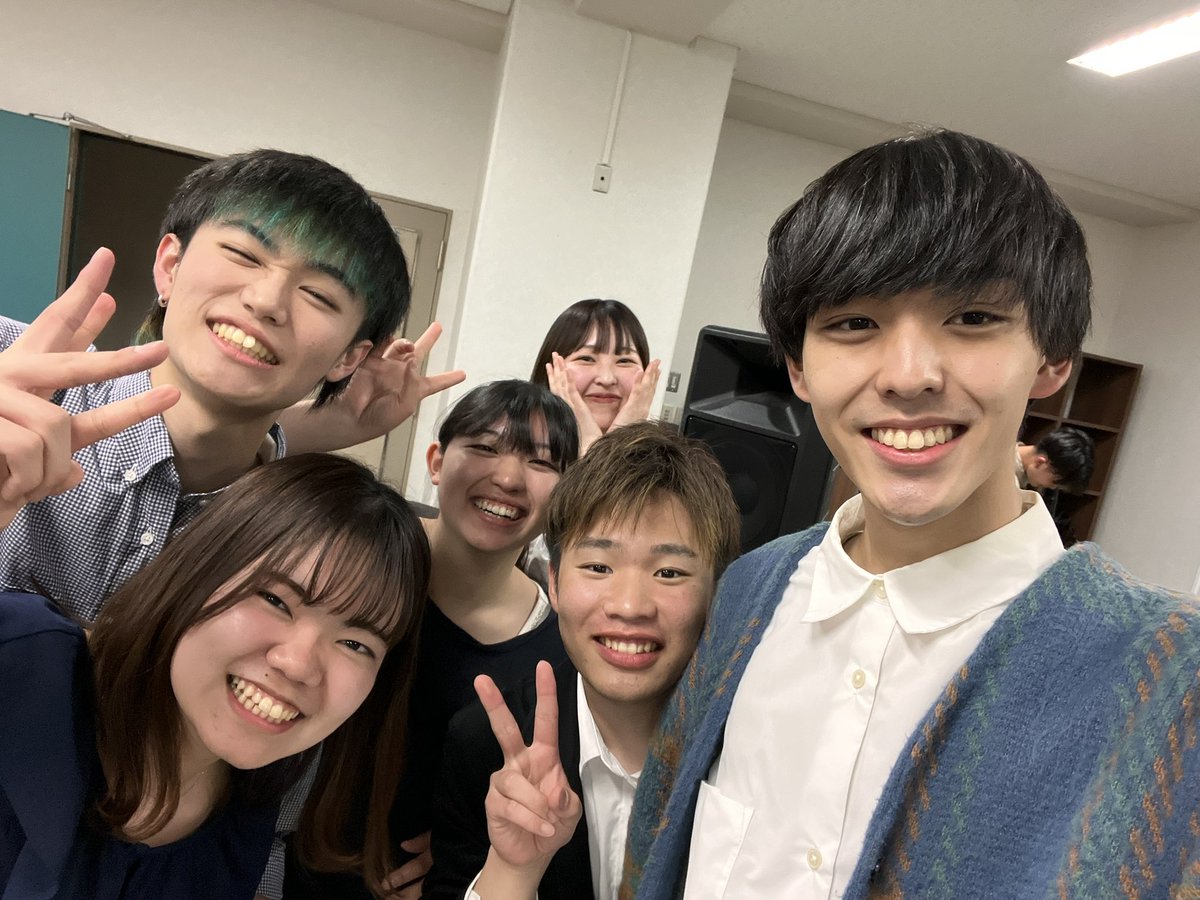 Coriolis_NoSeRA's tweet photo. 🌀春ライブ出演🌀

4/12に行われた春ライブに出演いたしました！
皆さんにアカペラ、そしてNoSeRAの楽しさが伝わっていれば幸いです🙌🏻

そして、バンドメンバーからお誕生日プレゼントを頂きました🥲🤍ｳﾚｼｲﾃﾞｽ（りお）

#春から北大 #春から藤女子 #NoSeRA #アカペラ https://t.co/0bAbZJMyam