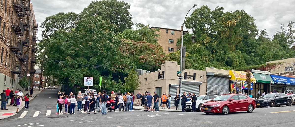 SWYonkersHH's tweet photo. Yonkers Westhab faces opposition in Bronx https://t.co/IFZ7z9JvNL https://t.co/JT1dsWNC5X