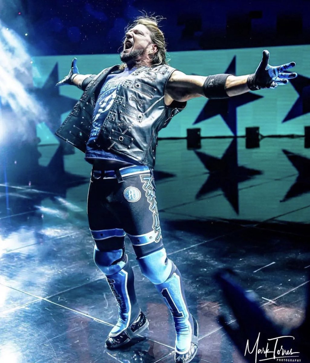 Roman Reigns SZN 💥 tweet media