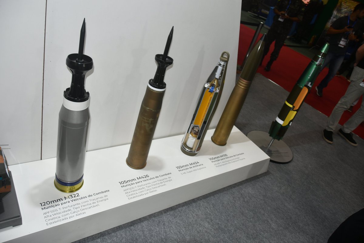 beto_caiafa's tweet photo. Estande da Ares Aeroespacial e Defesa apresentando competências em munições para carros de combate e artilharia, e a SARC Remax 4 montada no IDV LMV. Fotos: @beto_caiafa  #LAAD23  @LAAD_Exhibition https://t.co/NxhdJaeqly