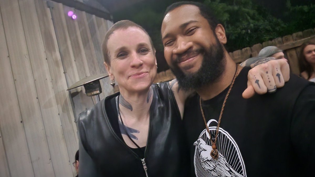 Thank you so much for being amazing @LauraJaneGrace 🧡 Forever my crush.