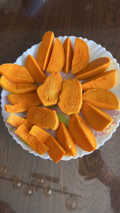 This is your sign to eat Mangoes for breakfast 😉🥭 #Mango #fruit #goa #ThursdayThoughts https://t.co/<a href="/tag/fruit"class="tags"><span>#fruit</span></a><a href="/tag/thursdaythoughts"class="tags"><span>#thursdaythoughts</span></a><a href="/tag/mango"class="tags"><span>#mango</span></a><a href="/tag/goa"class="tags"><span>#goa</span></a>