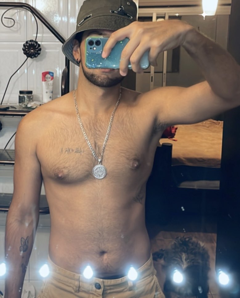 andreshernanu's tweet photo. ¿vello en pecho o depilado? #gdl #bisexual https://t.co/miWs9kd54W