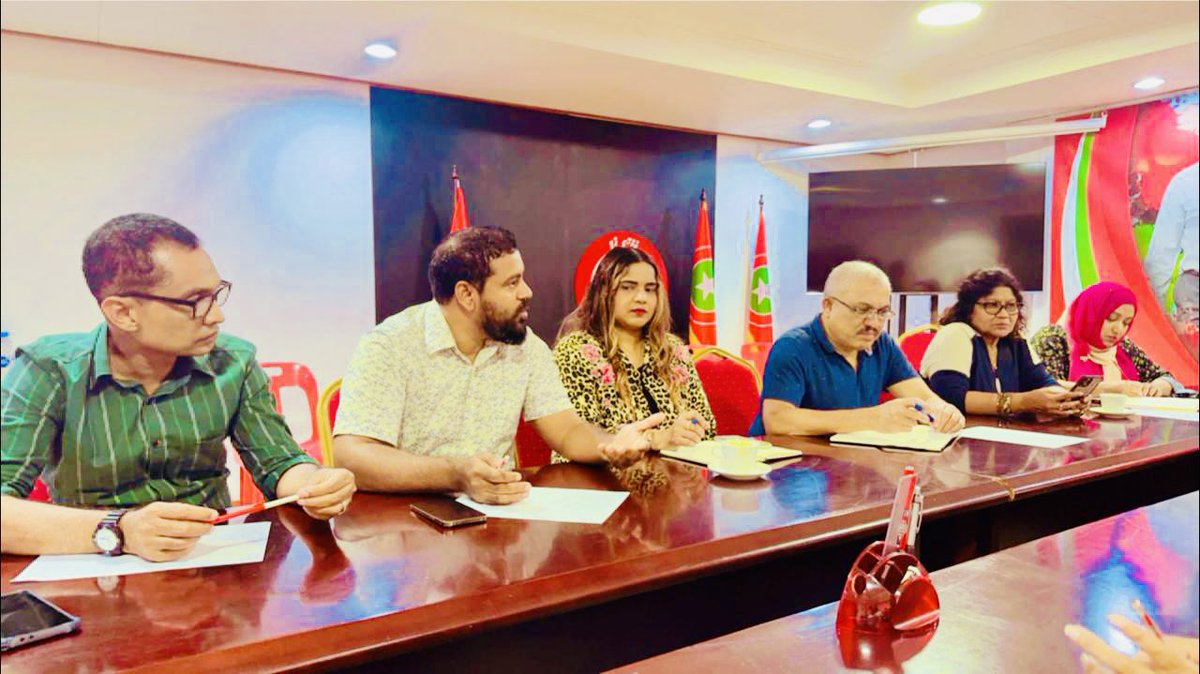 IruthishamAdam's tweet photo. Raajjeyge siyaasee, igthisaadhee, ijthimaaee adhi dhemehettenivi tharaqqee ge rongun Anhenun ge vazeefaa gai baaruveri kurumaai behey gothun Anhenun ge adu
ivvumah Jumhooree Party ( JP ) ge siyaasathu #HAMAJEHUMAH muhi'mmu mashwaraa thakeh !
Thank you @WomensleagueJP ! 🇲🇻
@qasimibrahim
#Qasimibrahim
#Q2023
#QN2023
#Qasim2023
#JPWomensleague
#JPZuvaanun
#jpians
#Hamajehumah
#Qasim2023
#womeninpolitics
#JP #UFAA @IruthishamAdam
@hinnal @LubnaZahir @aishathalinaaz @Ali__Arif @riyaz_rasheed @ilhammaldives
@ameenmaldives @ahmed_nihan @ammadaysaud @IqeyAdam
@JPSecretariat @AblhoMP @hinnal @YaminRasheed @MPShaah @mashaAish @Faru_Fuvahmulah @AminathMadheeha @Rukabdsattar @WahydAmmu