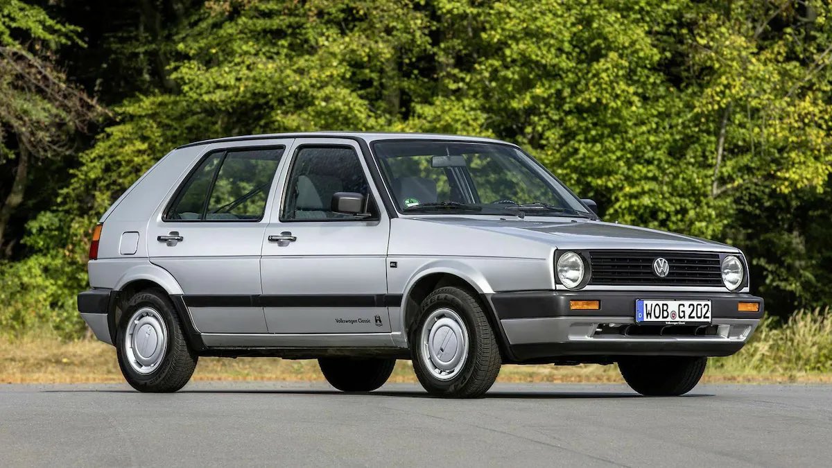 herr_ort's tweet photo. „Der Jupp hat nen 20 Jahre alten Golf.“ 

Was ich denke vs. was es ist: https://t.co/VI9YniqrRG