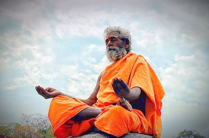 परफ्यूम से कपड़ों का महकना कोई बड़ी बात नहीं, बात तो तब है जब आपके किरदार से खुशबू आये।😊

#poetry #positivity #moral #nature
#ThaboBester #Bollywood