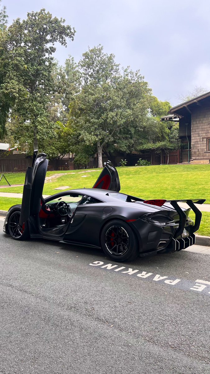 aleimages's tweet photo. cloudy morning with this 570s ☁️ https://t.co/DxMpasH8vJ