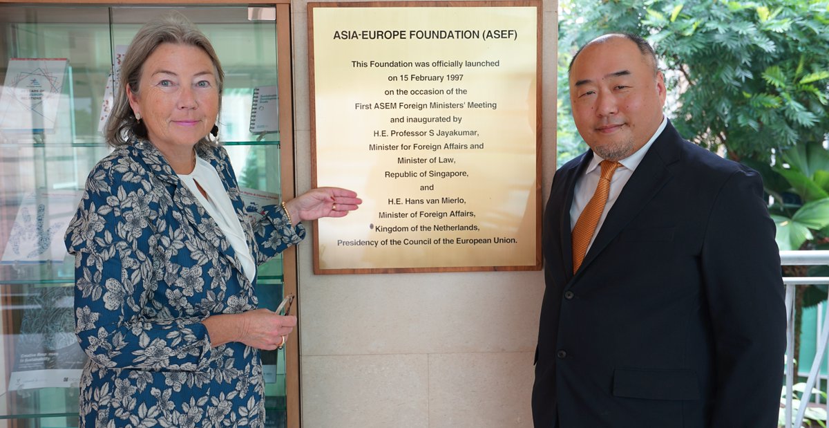 aseforg's tweet photo. Amb Toru MORIKAWA, #ASEF Exec Dir, welcomed Amb @Anneke_Adema @NLinSingapore. Both sides expressed their determination to continue the existing #cooperation and further enhance the exchanges between #Asia and #Europe. Amb ADEMA congratulated ASEF for its 25 years. #ASEF25 https://t.co/BOZW2Ue9Cg