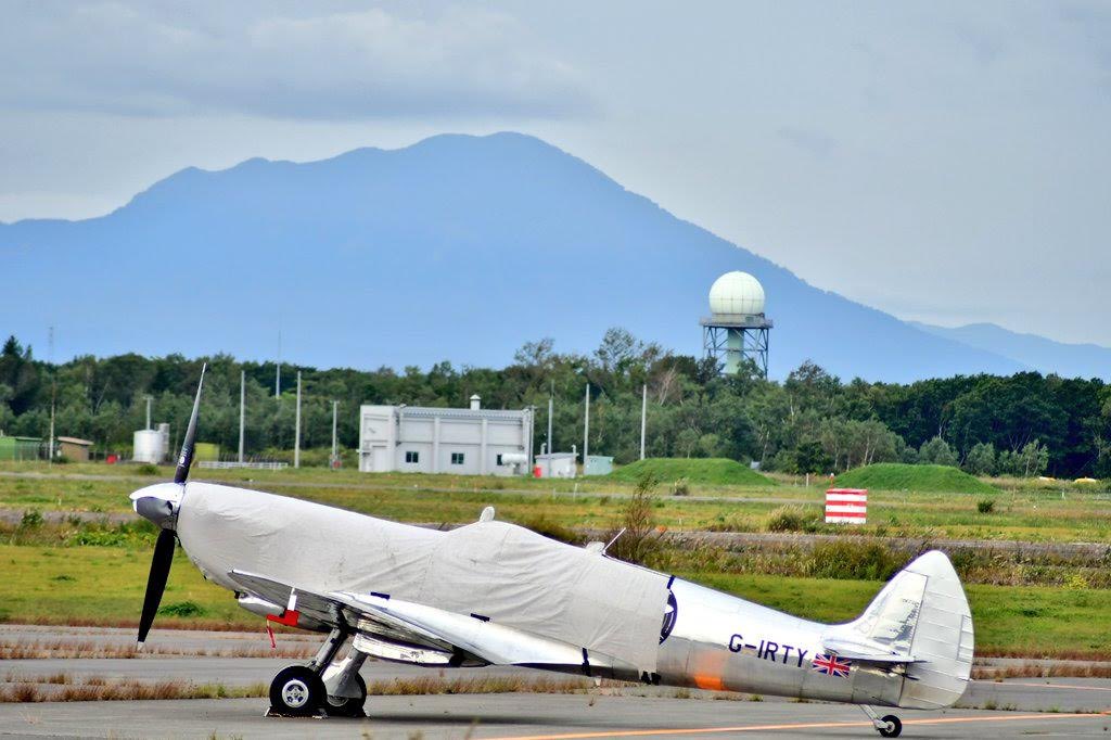 tk_D7500's tweet photo. スピットファイアがかつて千歳に来たのが嘘のよう
#RJCC
#新千歳空港
#CTS
#スピットファイア
#MJ271
#シルバースピットファイア https://t.co/rR0z1kYvet