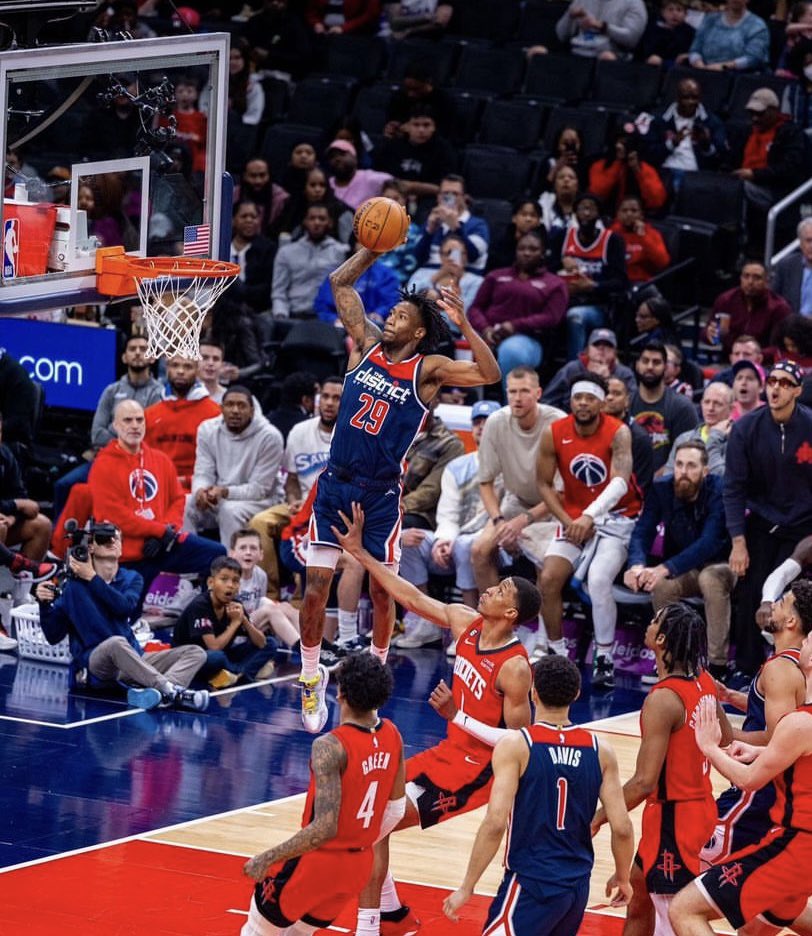 Nice picture of former CF great Quenton Jackson during the final game of the regular season for the NBA Washington Wizards!!@_flyguyq