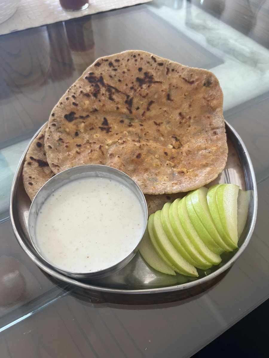 Thursday.

Wanted to make Mooli ka paratha (Radish). Ended up stuffing Paneer and no regrets at all 😋

#Breakfast #GoodMorning