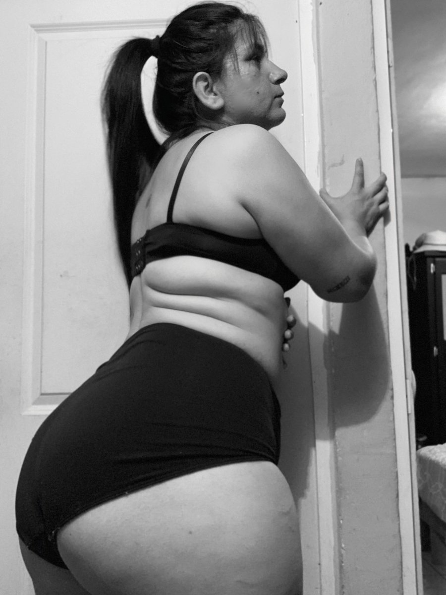 ElsaGonzalezv's tweet photo. Te regalo esto por si no puedes dormir 🤭
#GoodNightTweetHearts #bigass #curvy https://t.co/UOJPKOg6F2