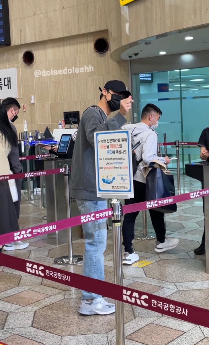 FtkX8jUacAELyX7?format=jpg&name=medium