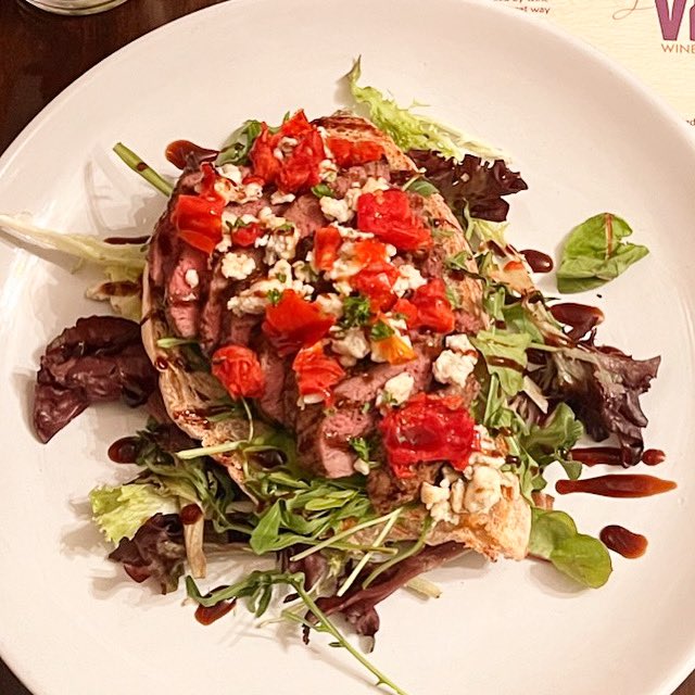 bellavinostl's tweet photo. Bella Special this week 🎉 Steak 🥩Tartine with house made 
sourdough from @ivycafe.coffeetartines topped with Arugula, Blue cheese 🧀, Roasted tomatoes 🍅 finished with @fezziwigs 
Balsamic glaze 😋 @bellavinostl  🍷 #tapas #collabs #Ivycafecoffeetartines #fezziwigsmarketplace https://t.co/hu7B2gfVqF