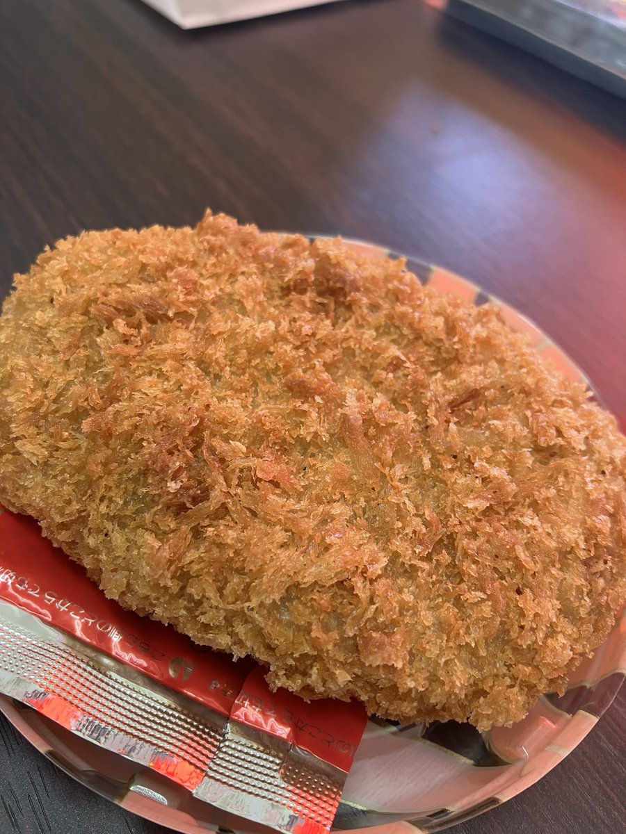 昼ごはんの春雨スープを食べていたら、豪快に春雨スープの蓋の上に乗っけて頂きました😂😂😂😂

今年1番に豪快な出来事です（笑）