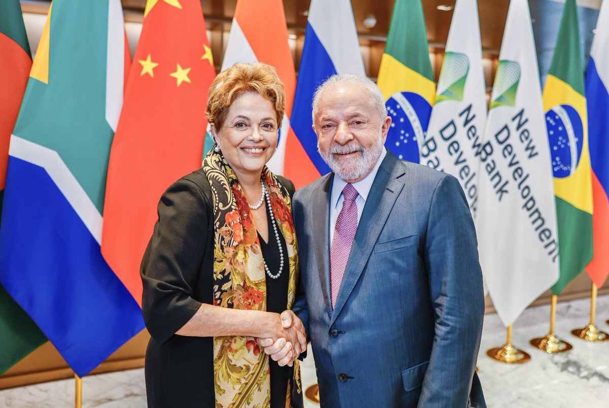 Voltamos. E voltamos com tudo!

#NadaComoUmDiaApósOOutro #QuemNosProtegeNãoDorme