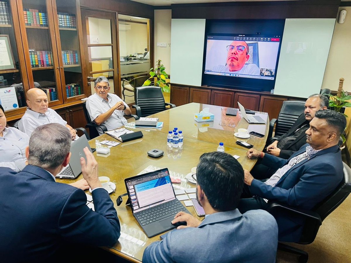 TAPA_APAC's tweet photo. TAPA APAC To Sign MOU with #Malaysia’s Trade Players - Port Klang Authority, #MARIM and #LogM - Society of Logisticians, Malaysia, to accelerate Malaysia’s development as the Asia Pacific’s major trade player.
Read: https://t.co/BM9UDSgIak
#tapa #tapaapac #supplychain #apac https://t.co/sUyE0dMy78