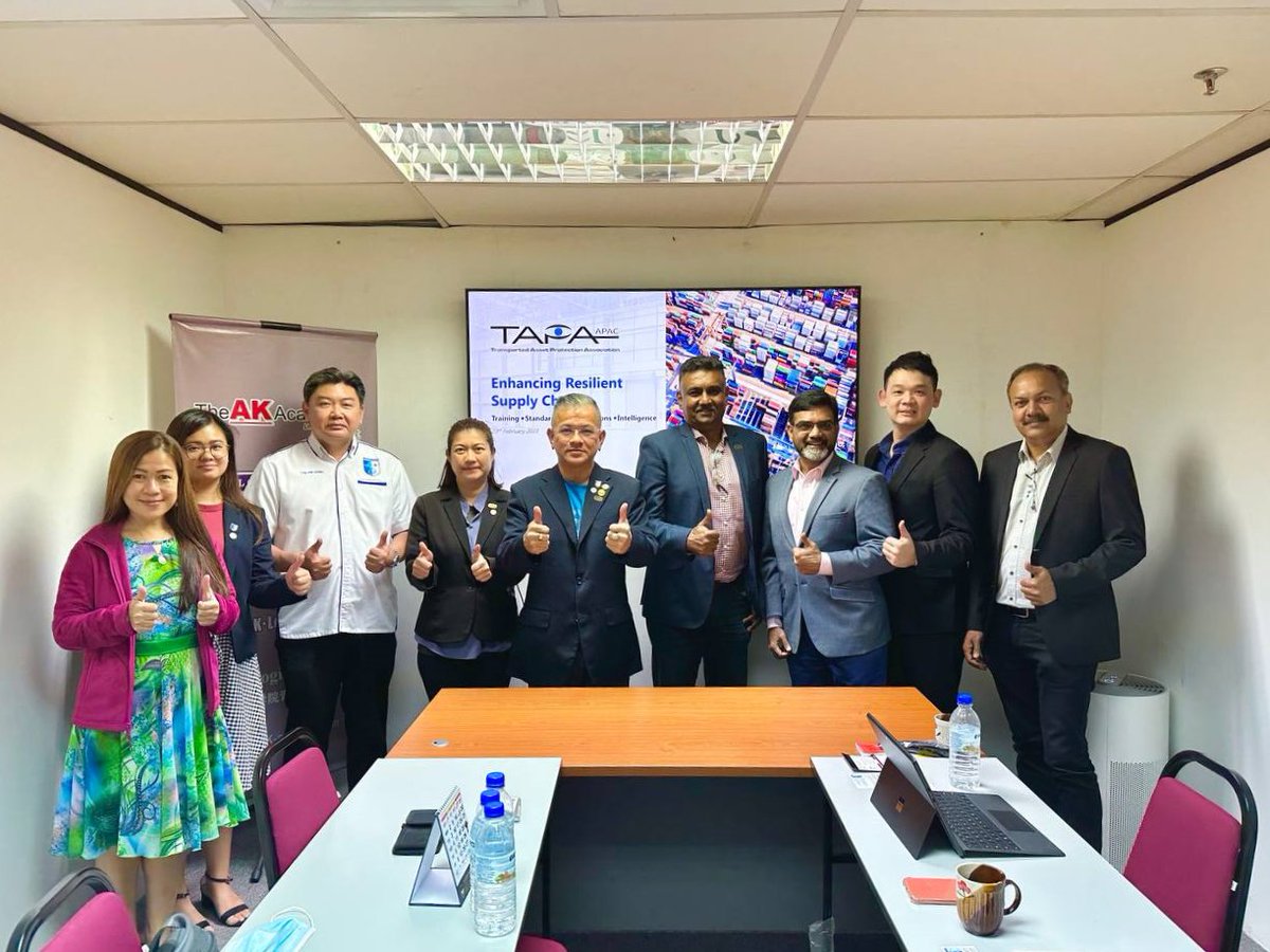 TAPA_APAC's tweet photo. TAPA APAC To Sign MOU with #Malaysia’s Trade Players - Port Klang Authority, #MARIM and #LogM - Society of Logisticians, Malaysia, to accelerate Malaysia’s development as the Asia Pacific’s major trade player.
Read: https://t.co/BM9UDSgIak
#tapa #tapaapac #supplychain #apac https://t.co/sUyE0dMy78