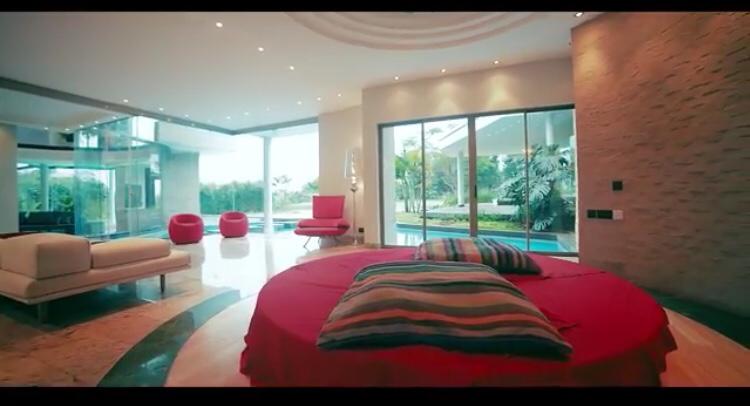 THREAD

WHAT KSHS 500M can do for you
This stunning 6 bedroom house all en-suite is a true masterpiece of modern architecture, perfectly situated in the prestigious Kitisuru neighbourhood, surrounded by lush greenery and offering breathtaking views.

WHATSAPP 0724 838 773