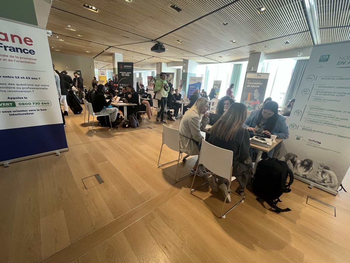 CFAFFC's tweet photo. 🟢 Le vendredi 07 avril dernier se tenait le forum de l'alternance organisé par la @iledefrance et la FNADIR.

Et le @CFAFFC était présent ! 📍📍

#formation #alternance #apprentissage https://t.co/jA6tQIOL71