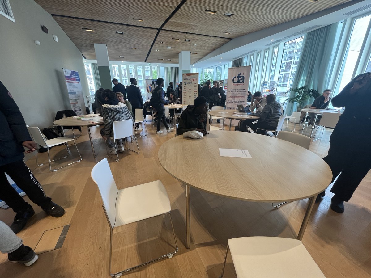 CFAFFC's tweet photo. 🟢 Le vendredi 07 avril dernier se tenait le forum de l'alternance organisé par la @iledefrance et la FNADIR.

Et le @CFAFFC était présent ! 📍📍

#formation #alternance #apprentissage https://t.co/jA6tQIOL71