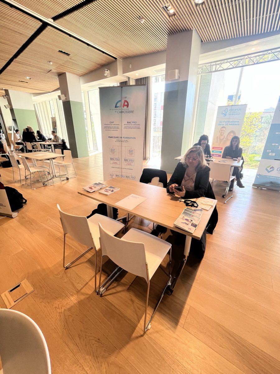CFAFFC's tweet photo. 🟢 Le vendredi 07 avril dernier se tenait le forum de l'alternance organisé par la @iledefrance et la FNADIR.

Et le @CFAFFC était présent ! 📍📍

#formation #alternance #apprentissage https://t.co/jA6tQIOL71