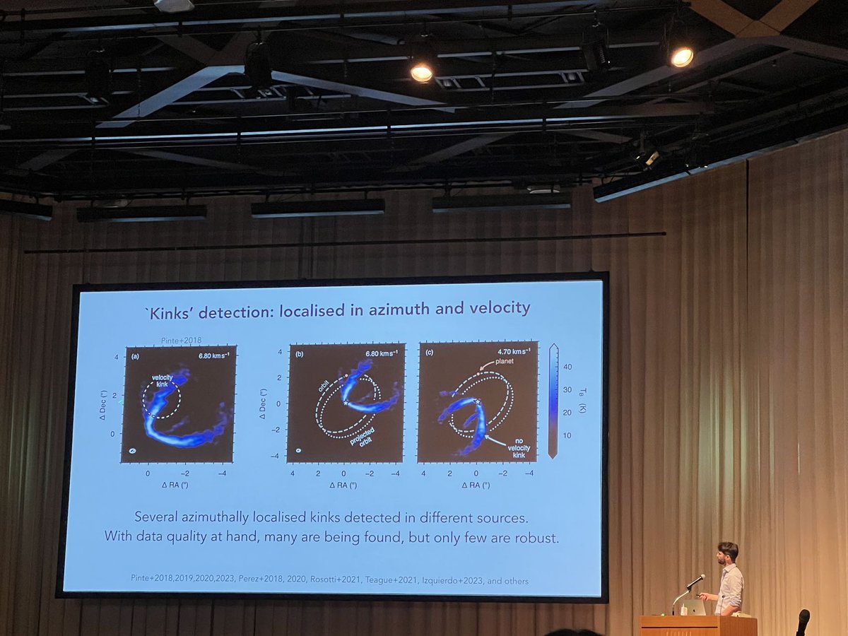 JiaxinTang_amy's tweet photo. Bow knot of the space found at #PPVII 🤩! These figures of 'kinks' are beautiful! "We actually found the existence of kinks in #PPVI, we just didn't know what is it", said Stefano Facchini https://t.co/HKD8u7wZma