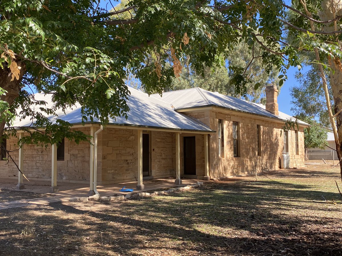 pathfinders_nsw's tweet photo. Wilcannia Police Station &amp; Courthouse. Trackers worked out of here in the late 19th &amp; early 20th centuries. #TrackerHistory #Barkandji https://t.co/uWTvMlxkUG