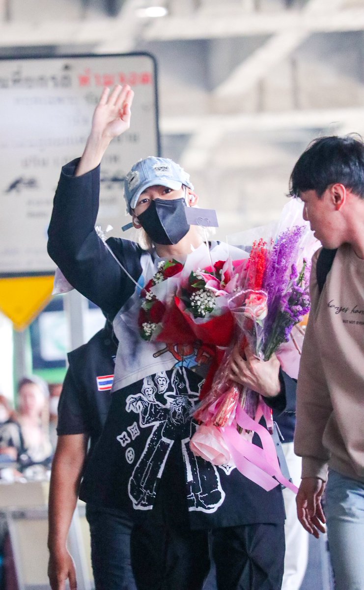 nuchiinuch's tweet photo. ที่บ้านเราร้อนมากนะคับน้องแบม
#สงกรานต์2023กับพี่กันต์ 
#bambam https://t.co/lRCrvQMu38