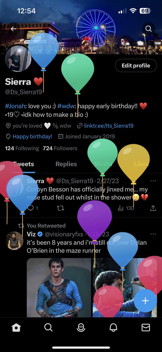 Its_Sierra19's tweet photo. balloons!!🎈🎈 https://t.co/S6UnUktdoC