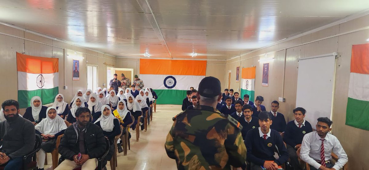 JannatLolab's tweet photo. #Indian Army conducted a lecture cum interaction pgme for Youth about *ROLE OF ARMY IN NATION BUILDING* at Wavoora.
#G20India
#Kashmir 
#IndianArmy
#Peaceforkashmir
#Prosperouskashmir
#Humsayahaihum https://t.co/SRCdMMNiH8