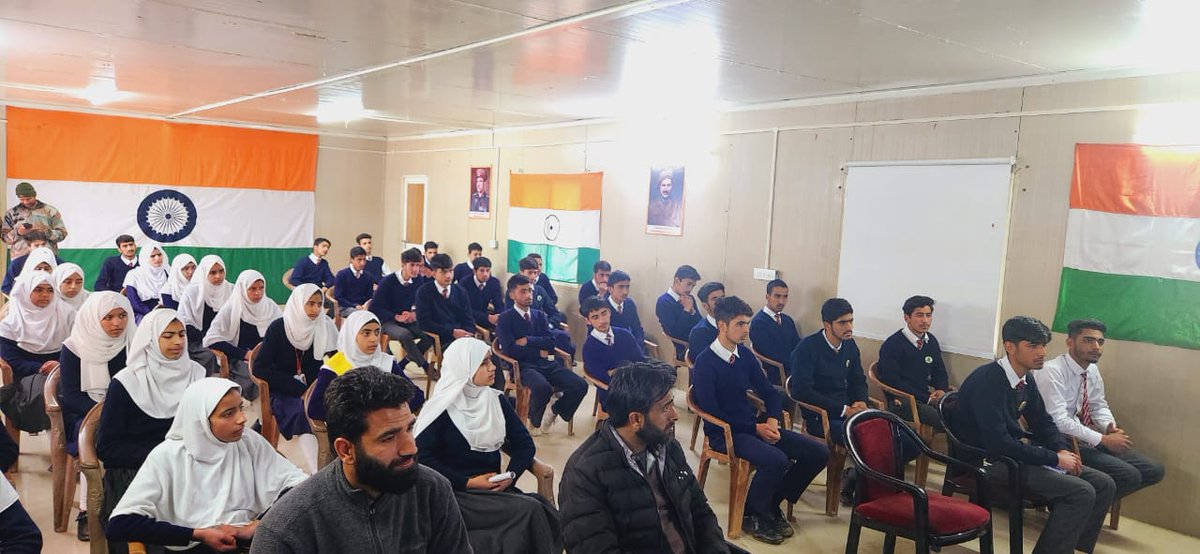 JannatLolab's tweet photo. #Indian Army conducted a lecture cum interaction pgme for Youth about *ROLE OF ARMY IN NATION BUILDING* at Wavoora.
#G20India
#Kashmir 
#IndianArmy
#Peaceforkashmir
#Prosperouskashmir
#Humsayahaihum https://t.co/SRCdMMNiH8