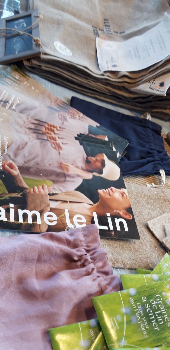 ClineFournier8's tweet photo. Merci @lavieclairehonfleur de nous aider à valoriser nos projets Développement Durable et reforestation. #jaimelelin @LPo_Sorel14 @ac_normandie @AnneFontaineFdn @tissageduronchay @crealin https://t.co/o4T6nyIRyZ