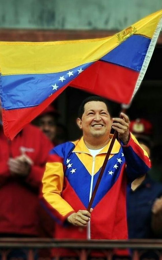 cubacooperaven's tweet photo. El pueblo bolivariano protagonizó el día 13 una gesta popular por el regreso al poder de Hugo Chávez que marcaría para siempre el devenir histórico de la Revolución Bolivariana y el futuro político del país.“¡Volvió la Esperanza! ¡Volvió Chávez! #ChavezVive https://t.co/6BDd1NXOvl